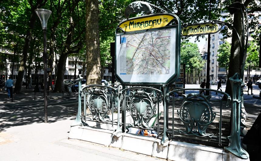 Entrée de la station de métro Duroc
